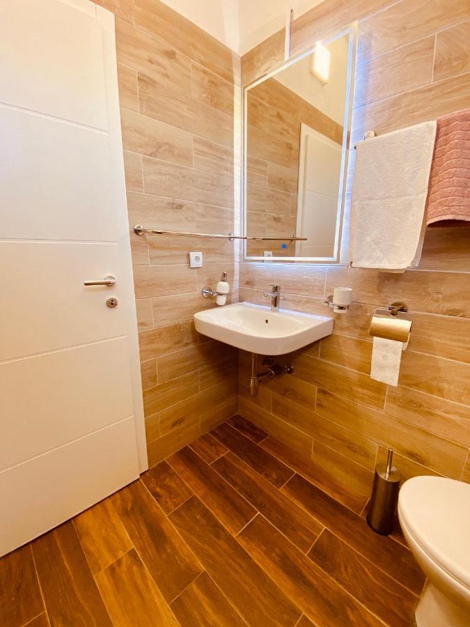 Apartment Elena Donji Okrug  Esterno foto