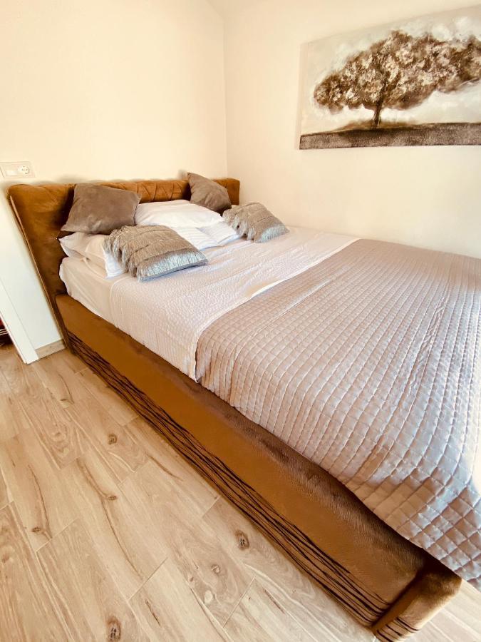 Apartment Elena Donji Okrug  Esterno foto